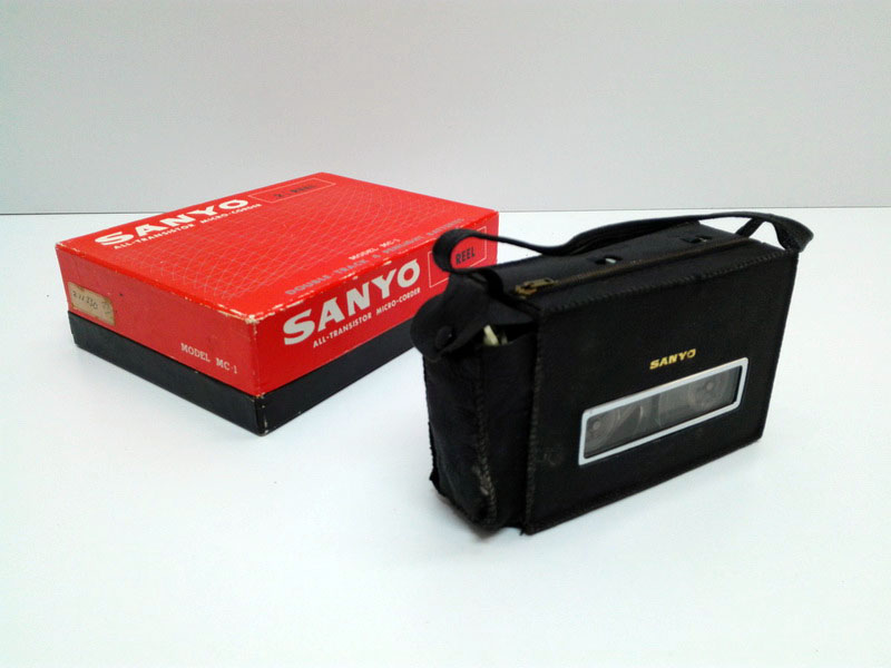 magnetofono grabador portatil sanyo mc1_funda_micro_caja metal piel func. 5x13_8x9_3 1u